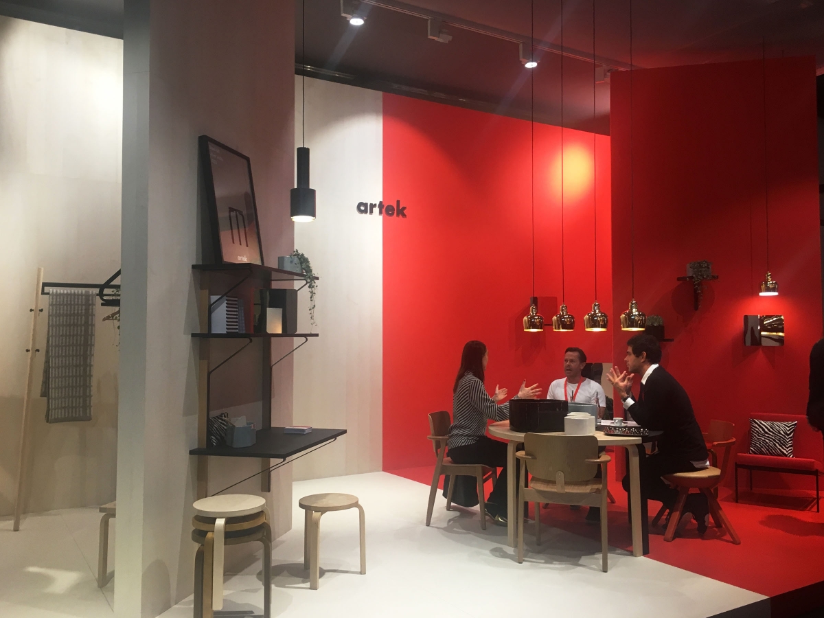 IMM 2018 Köln Interior Design ARTEK Messestand Neonrot Design Studio Besau Marguerre